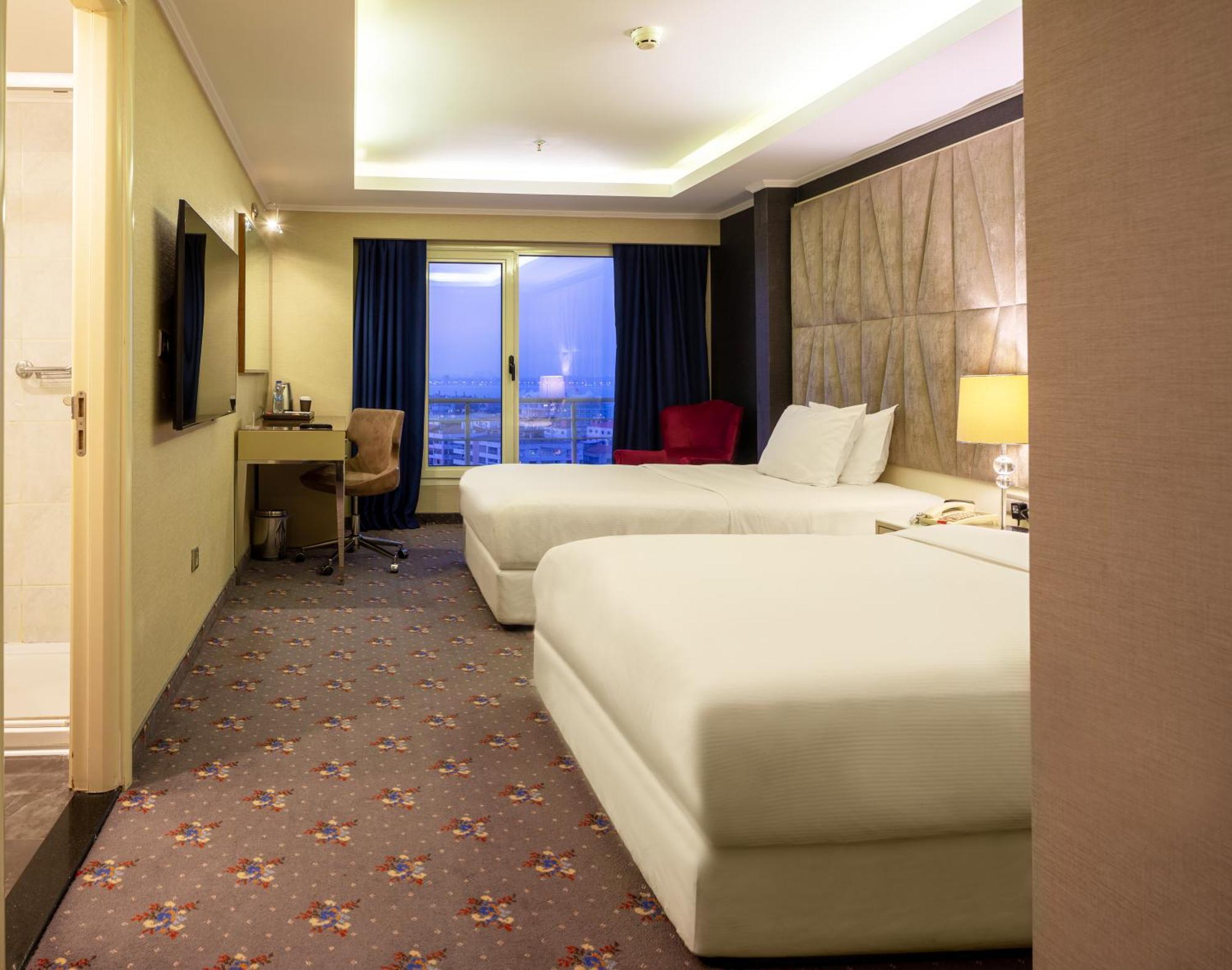 Doubletree By Hilton Izmir - Alsancak Hotel Exterior foto