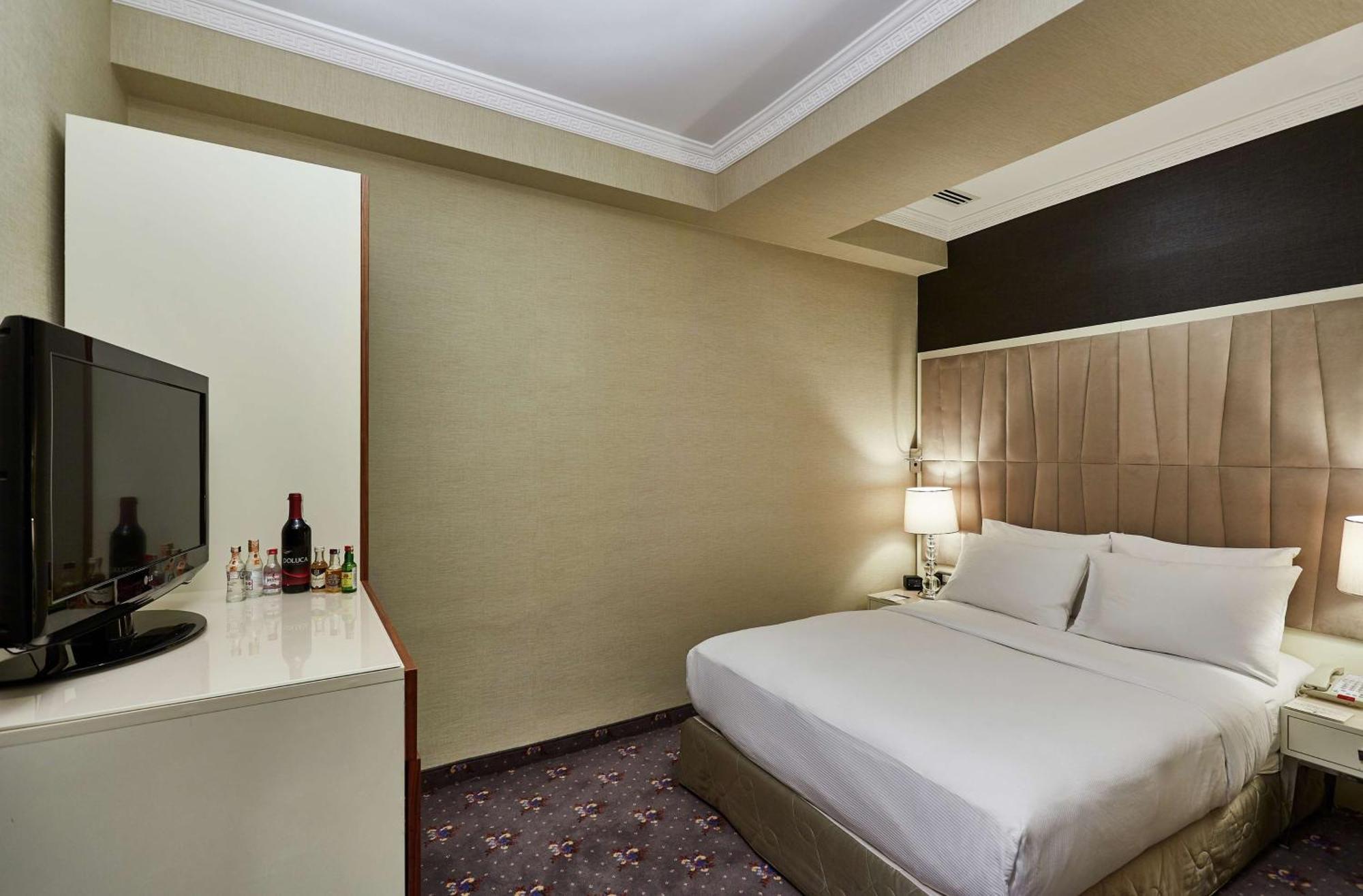 Doubletree By Hilton Izmir - Alsancak Hotel Exterior foto