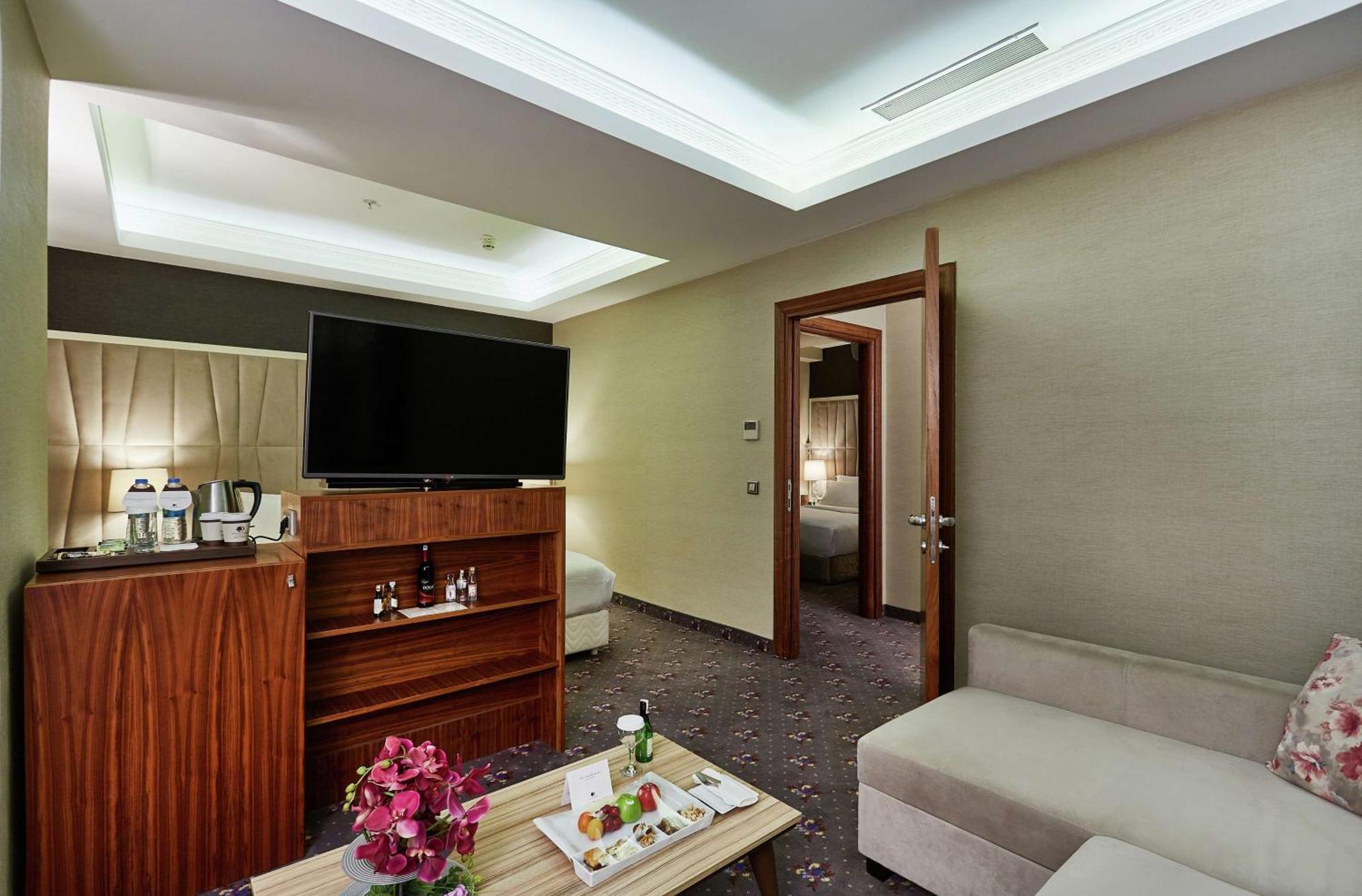 Doubletree By Hilton Izmir - Alsancak Hotel Exterior foto