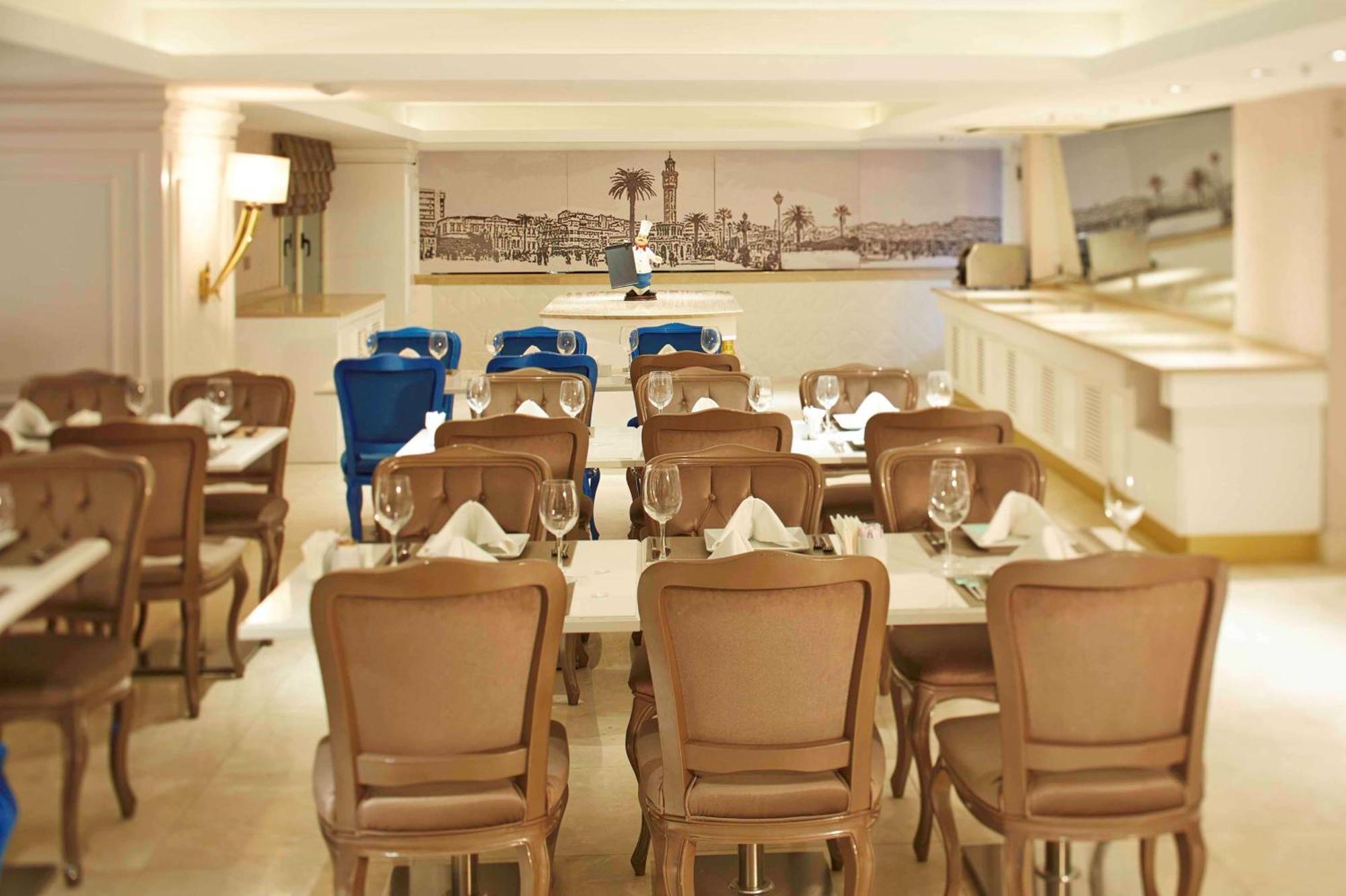 Doubletree By Hilton Izmir - Alsancak Hotel Exterior foto