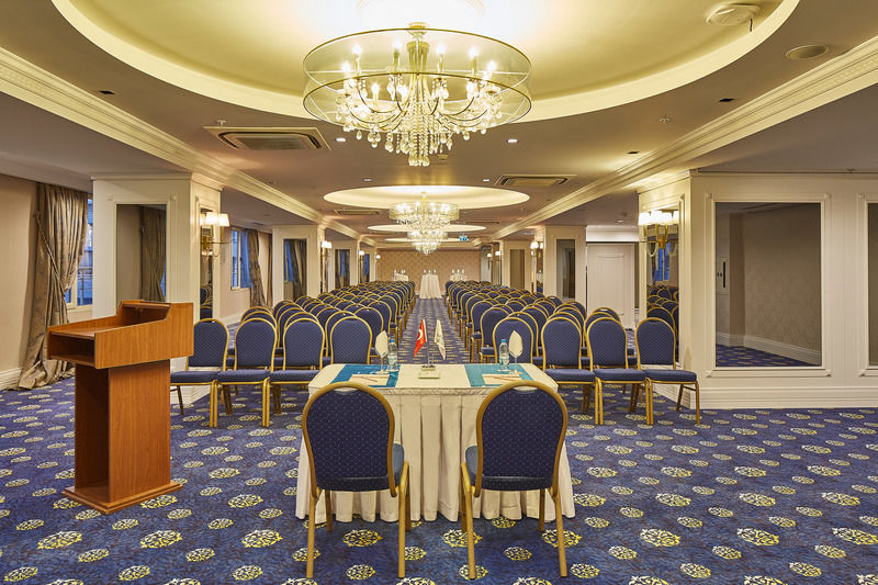 Doubletree By Hilton Izmir - Alsancak Hotel Exterior foto
