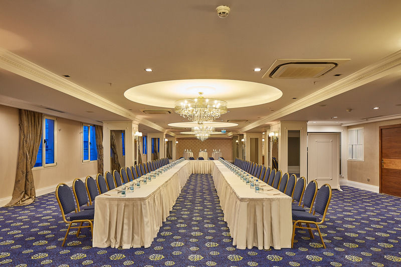 Doubletree By Hilton Izmir - Alsancak Hotel Exterior foto